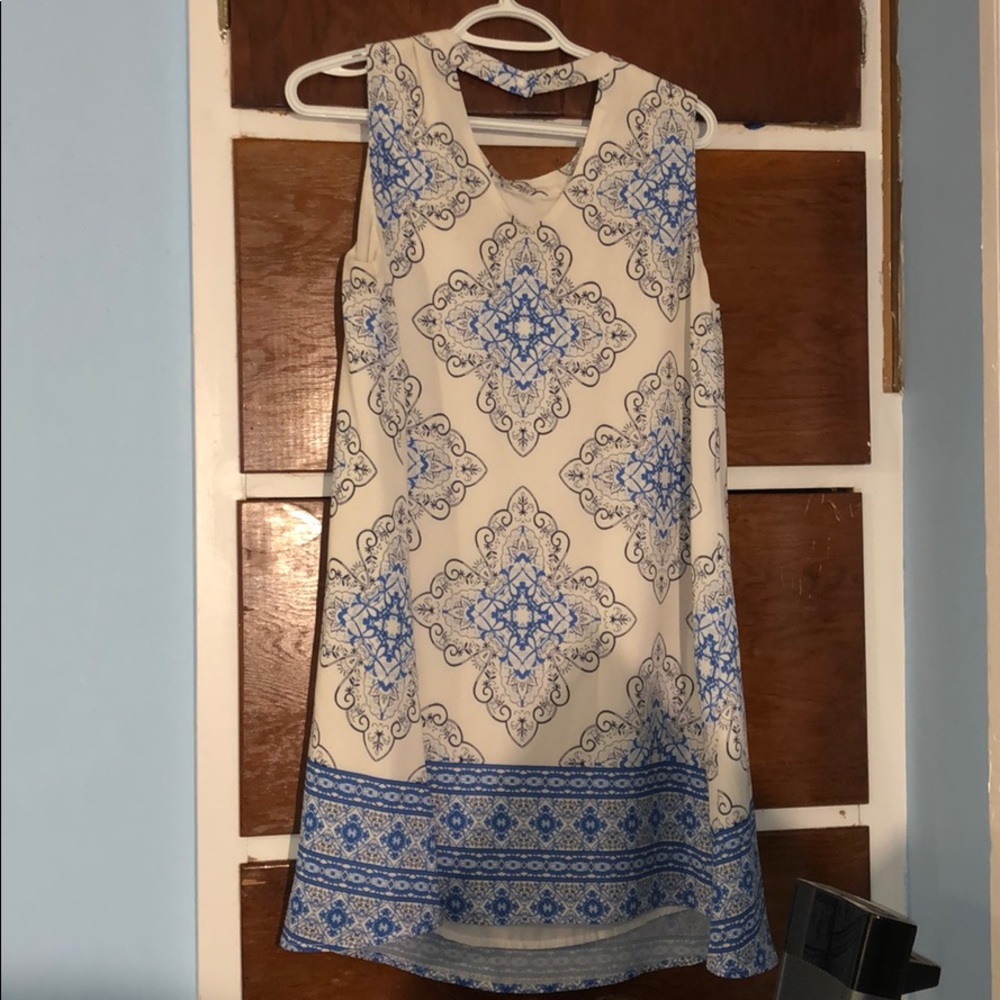 Dress - Picture 2 of 2